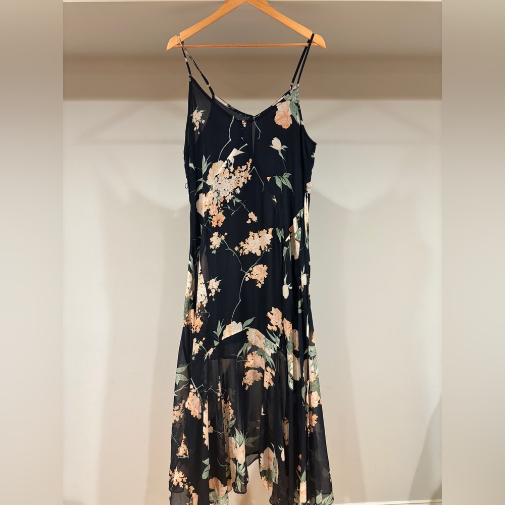 Lulu’s Floral Navy Dress